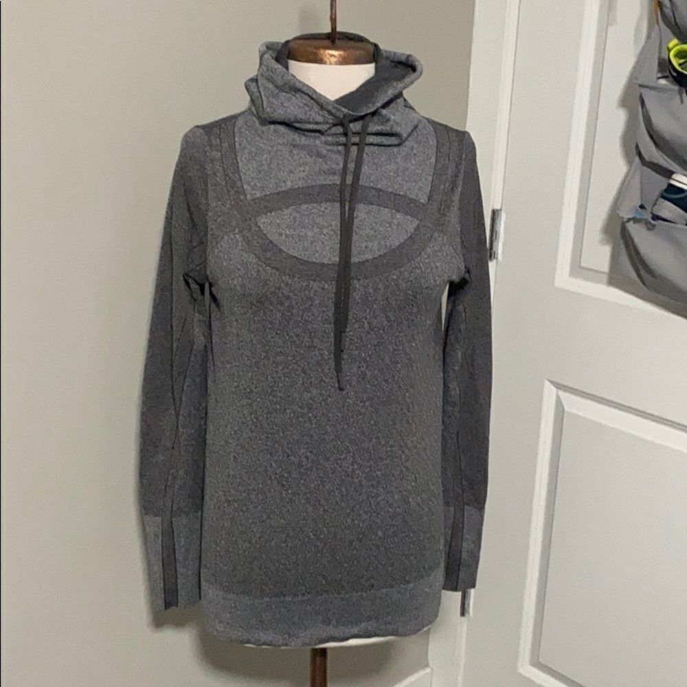 Under Armour cowl neck running‎ workout active sweatshirt Medium EUC
